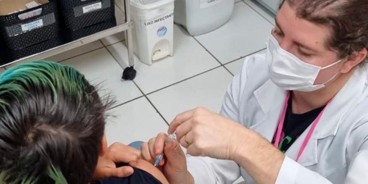 Campo Mourão inicia imunização contra dengue para crianças e adolescentes nesta quarta-feira (21)