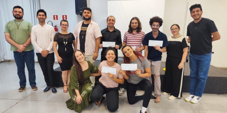 Concurso de Poesias divulga e premia vencedores