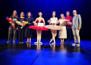 Academia Municipal de Ballet forma mais duas bailarinas
