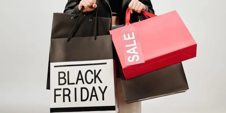 Comércio de Campo Mourão com horário especial nesta Black Friday