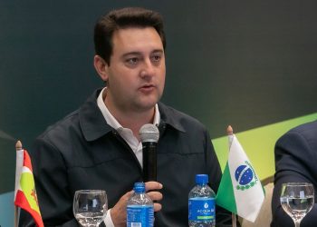 Governo do Paraná vai pagar 13º salário de forma integral no dia 6 de dezembro