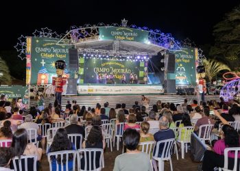 Praça São José: Vasta estrutura para o público na abertura do Natal Cultural