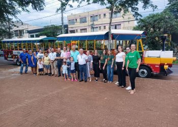 Começaram os passeios do trenzinho de Natal da Acicam