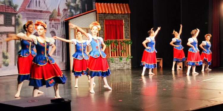 Espetáculo La Fille Mal Gardeé marcará o encerramento do ano das aulas de ballet