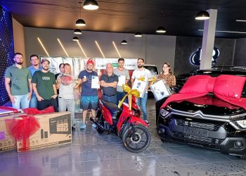 Acicam entregou carro e outros prêmios da campanha de Natal