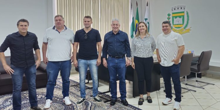 Nacional Atlético Clube e Prefeitura de Campo Mourão alinham estratégias para a temporada 2025