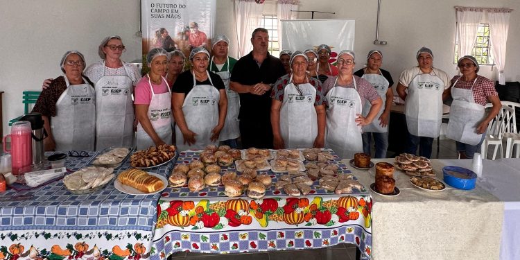 Curso de Panificação proporciona aprendizado para mulheres em Campo Mourão