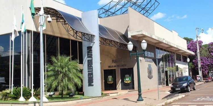 Vereadores contratam consultorias em Campo Mourão por R$ 152 mil