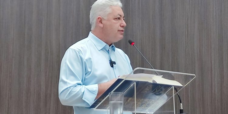 Na abertura dos trabalhos da Câmara, prefeito Douglas reafirma compromissos de campanha