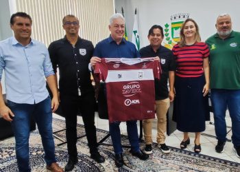 Prefeito Douglas Fabrício recebe demandas do esporte