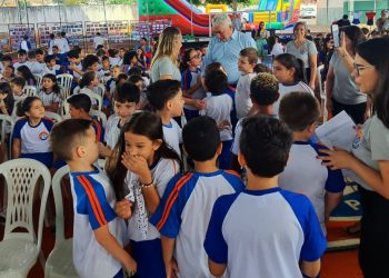 Escola Parigot de Souza faz evento em comemoração aos 50 anos