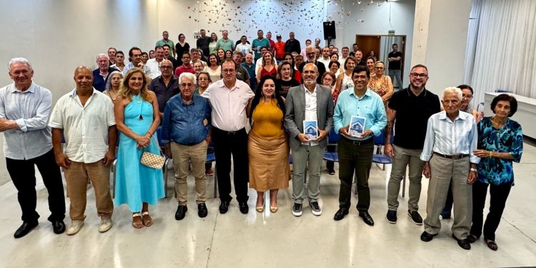 Lançamento de Livro: “Eu tenho mais histórias para contar” é lançado com grande público na Biblioteca Municipal