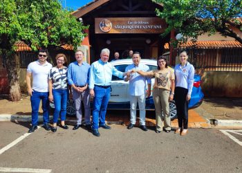 Município entrega veículo zero km para o Lar dos Idosos