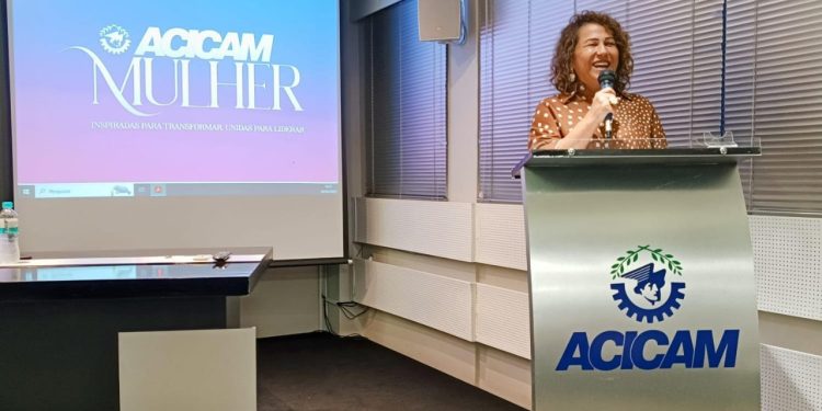 Sicredi e Acicam Mulher iniciam o curso Mulher Empreendedora
