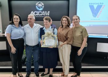 75 Anos: Colégio Vicentino Santa Cruz foi homenageado pela Acicam