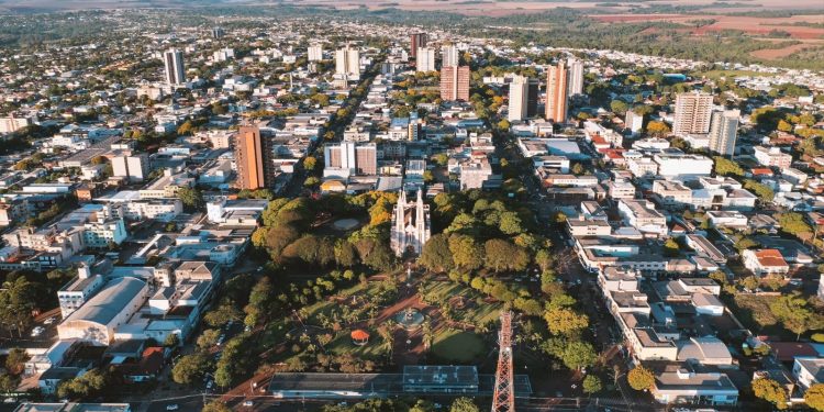 Campo Mourão se destaca com o 3º maior PIB per capita do Paraná e avanços na competitividade
