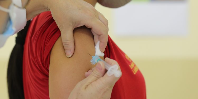 Paraná antecipa início da vacinação contra a gripe para a próxima terça-feira
