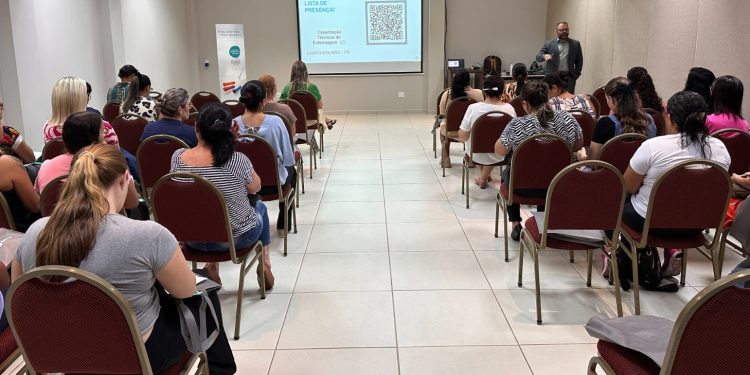 Prefeitura de Campo Mourão capacita profissionais da saúde para implementar “Programa Cateter Hidrofílico” e aprimorar atendimento no SUS