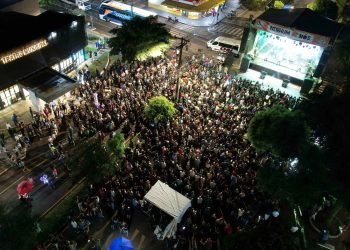 Show de rock, homenagens e exposição abrem programação dos 30 anos do Teatro Municipal