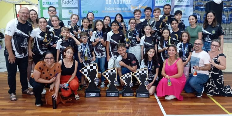 Campo Mourão trouxe título feminino no Paranaense de Xadrez