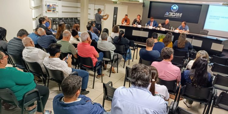 Pauta diversificada marcou a reunião mensal da Acicam
