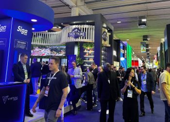 1º dia da ExpoApras reforça colaboração entre o setor supermercadista e o cooperativismo paranaense