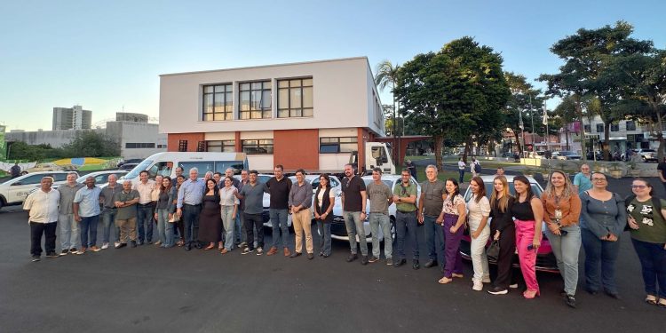 Prefeitura de Campo Mourão entrega novos veículos para reforçar serviços públicos