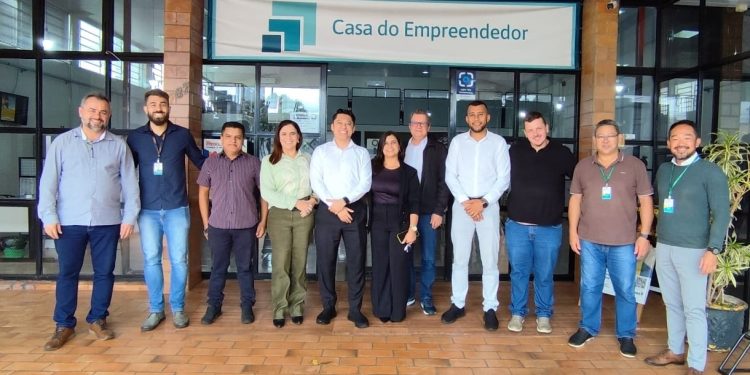 Casa do Empreendedor de Campo Mourão recebe comitiva de Maringá