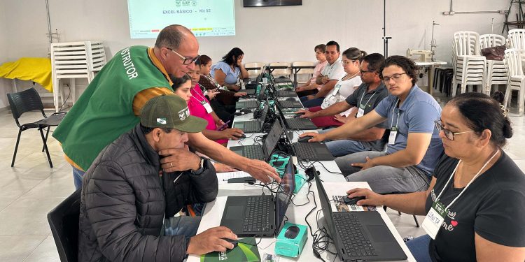 Curso gratuito de Excel básico promovido pela SEMAC beneficia comunidade mourãoense