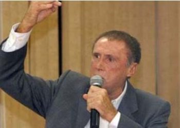 Livro de poesia volta para o escritor depois do falecimento de Darcy Deitos