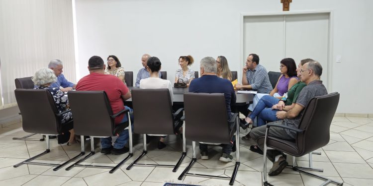 Prefeito de Campo Mourão se reúne com entidades filantrópicas e recebe demandas do setor