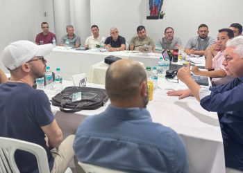 Prefeitura apresenta projeto de revitalização da Praça São José a padres do decanato de Campo Mourão
