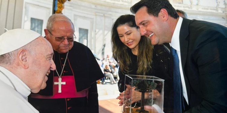 Governador lamenta morte do Papa Francisco e determina luto de sete dias no Paraná