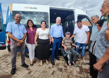 Centro Dia do Idoso ganha Van adaptada no 1º ano de aniversário