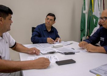 Saúde e Fazenda prestam contas na Escola Prof. José Domingos de Souza no Jd. Tropical