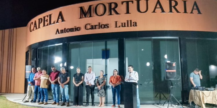 Moderna e ampla Capela Mortuária é inaugurada com homenagem em Farol