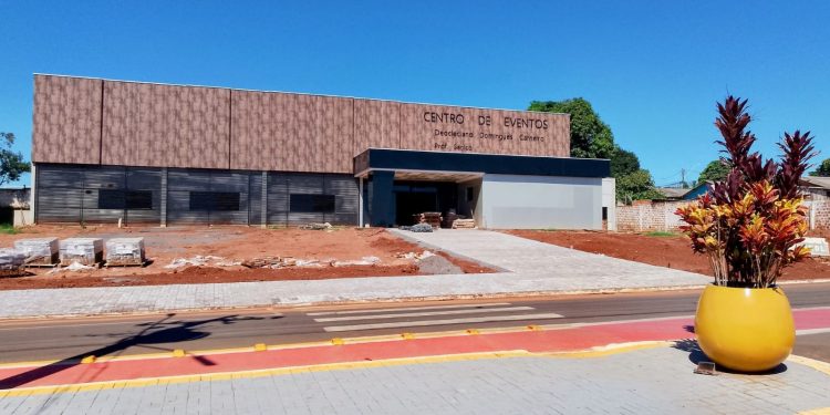 Farol constrói um dos maiores Centros de Eventos da região