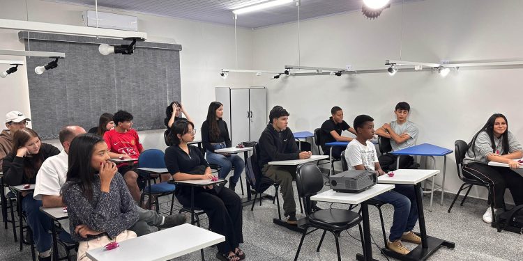 Parceria entre Prefeitura e SENAI prepara adolescentes de Campo Mourão para o mercado de trabalho