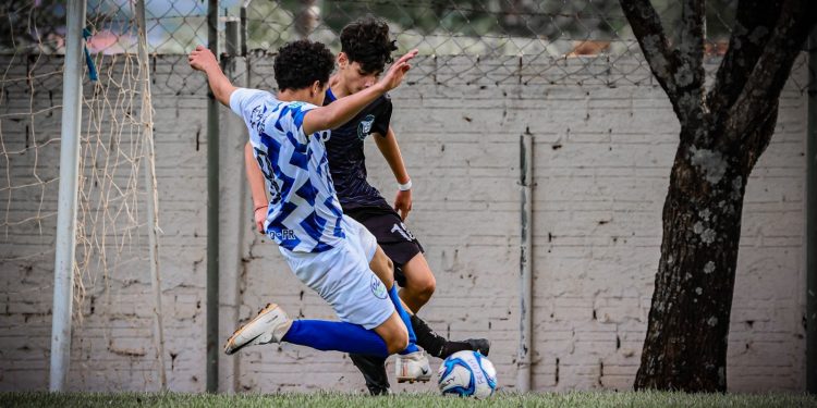 Campo Mourão reúne mais de 400 atletas na fase municipal dos Jogos Escolares Bom de Bola