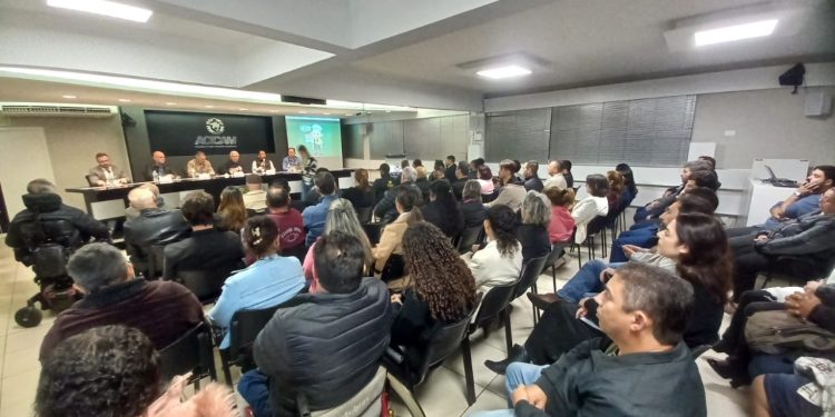 Reunião da Acicam marcada por vasta pauta e auditório lotado