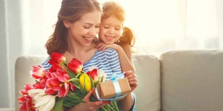 Acicam repassa 280 mil cupons ao comércio para o Dia das Mães