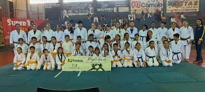 Projeto Karatê de Farol é vice-campeão da primeira Copa de Karatê