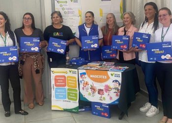 Secretaria Municipal de Educação de Campo Mourão entrega kits do Aprova Paraná às escolas municipais