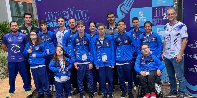 Campo Mourão conquista 32 medalhas na natação paralímpica