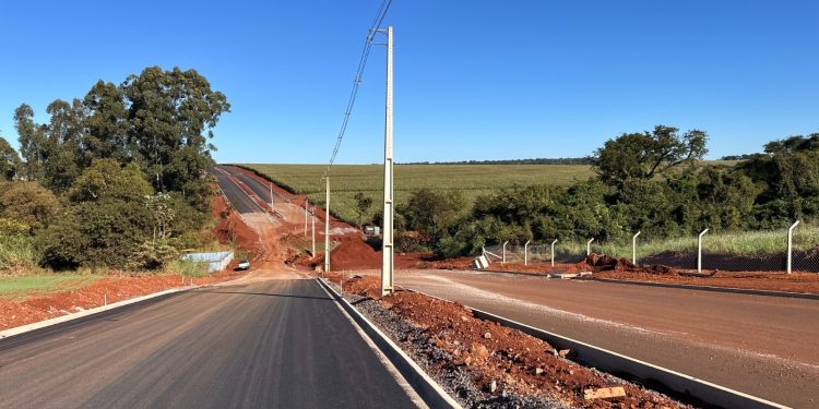 Obra da Avenida João Batista Salvadori atinge 75% de execução e entra na fase final com urbanização e travessia sobre o Rio KM 119