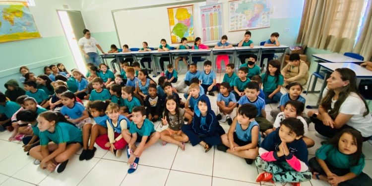 Projeto de robótica educacional em Campo Mourão estimula criatividade e raciocínio lógico dos alunos da rede municipal