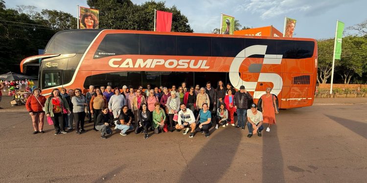 Programa da FECAM leva idosos de Campo Mourão a Foz do Iguaçu com apoio da Secretaria de Turismo