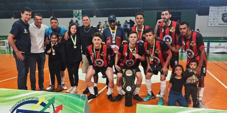 Damferi fatura o título do Campeonato Popular de Futsal de Campo Mourão