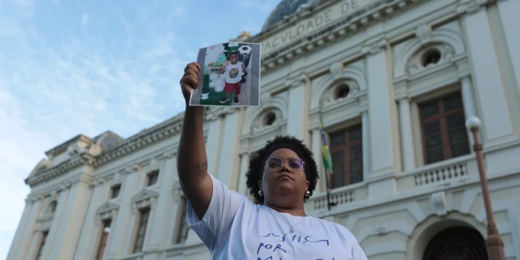 Cinco anos depois da morte de Miguel, mãe ainda luta por justiça