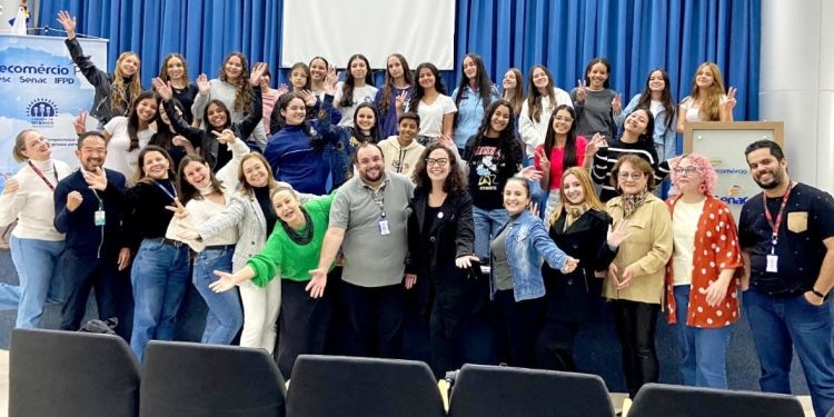 Cmeg abriu o Paideia com o curso de “Marketing Pessoal”